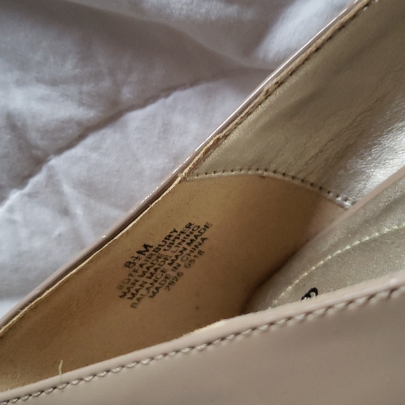 Bandolino taupe patent leather heels! - Picture 4 of 5